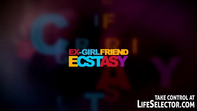 Превью Две стройные телки по очереди сосут и принимают в себя большой член № 13100