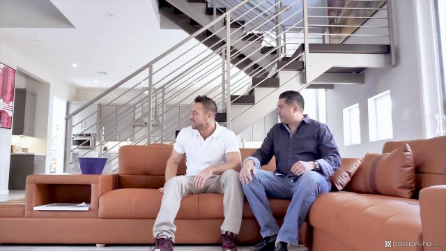 Превью Жаркий анальный секс с очаровательной телкой на большой кровати № 35038