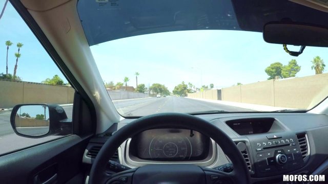 Превью Осыпал телочку деньгами, чтобы та отсосала член и дала в киску № 35084