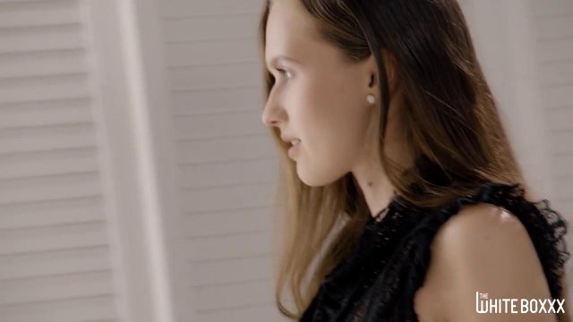 Превью Молодой самец смог довести до оргазма нежных лесбиянок № 35199