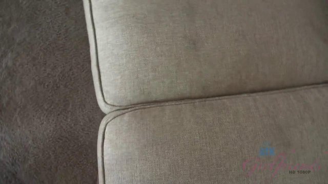 Превью Развратная девица в видео от первого лица сосет и дрочит член № 35214