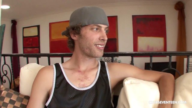 Превью Фанатка баскетбола трахнулась со спортсменом в киску № 35250