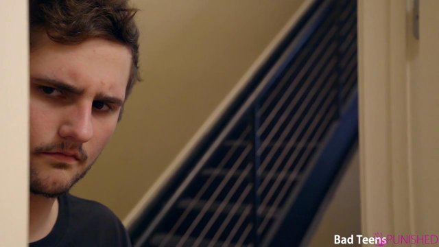 Превью Зрелый мужик отымел молодую красотку в киску на стиральной машине № 35318