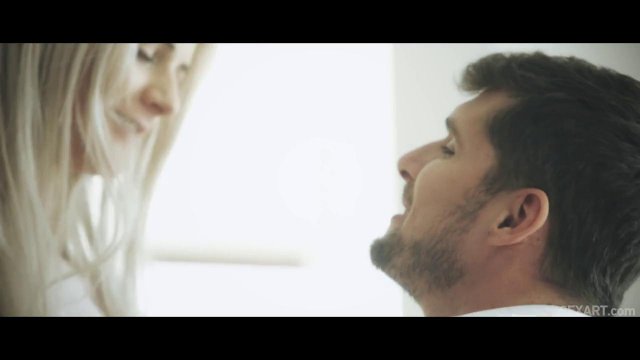 Превью Блондинка сосет член нового приятеля и соблазняет его на секс № 35329