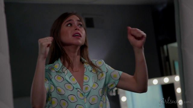 Превью Подруги с сочными кисками довели друг друга до оргазма оральными ласками № 35333