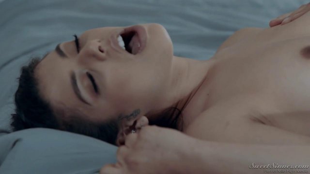 Превью Парень доводит подругу до оргазма своим членом и секс-игрушкой № 35340