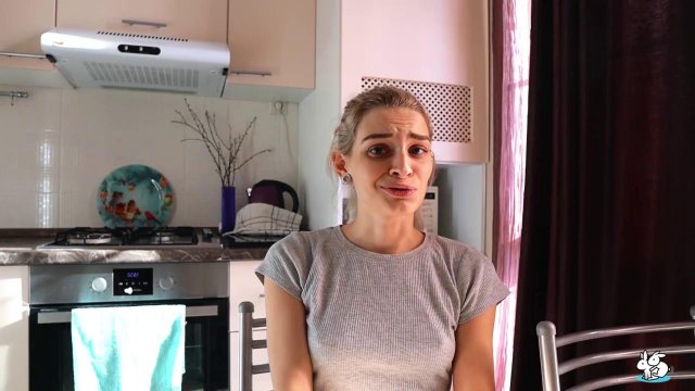 Превью Вместо утреннего кофе телка сосет член и трахается с парнем на кухне № 35393