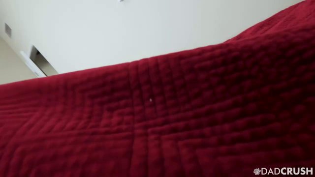 Превью Брюнетка дрочит член мужика искусственной вагиной, а потом седлает его № 35424