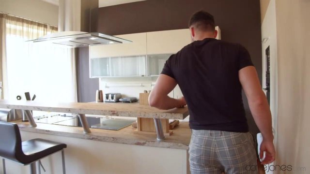 Превью Телочка привела любовника домой и в разных позах трахнулась с ним № 35517