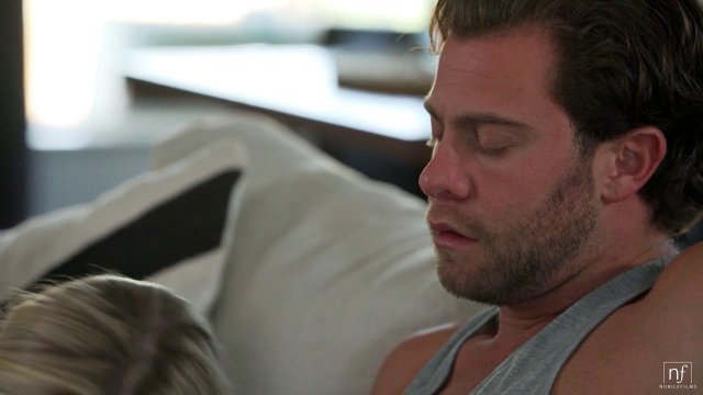 Превью Мужчина трахнул жену и ее сексуальную подругу № 36391