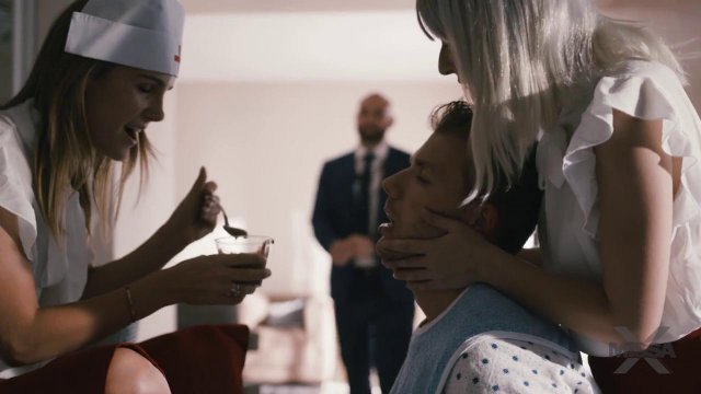 Превью Парень отжарил подругу жены ночью, пока она не видела № 36414