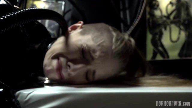 Превью Извращенец устроил жесткую БДСМ сессию для белокурой девки № 38829