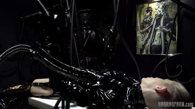 Превью Извращенец устроил жесткую БДСМ сессию для белокурой девки № 38829