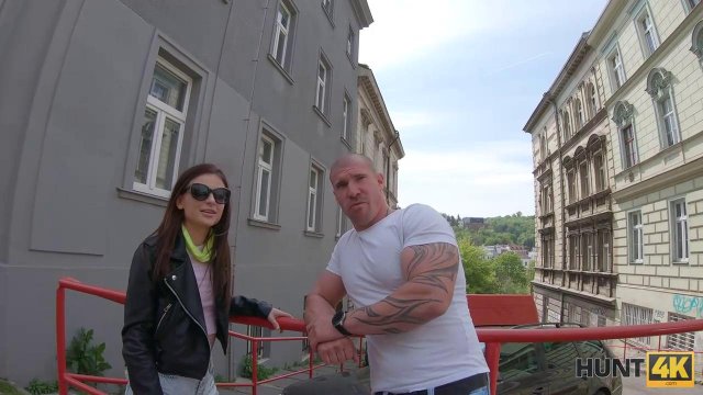 Превью Брюнетка заставила мужа наблюдать за долбежкой с любовником № 38888