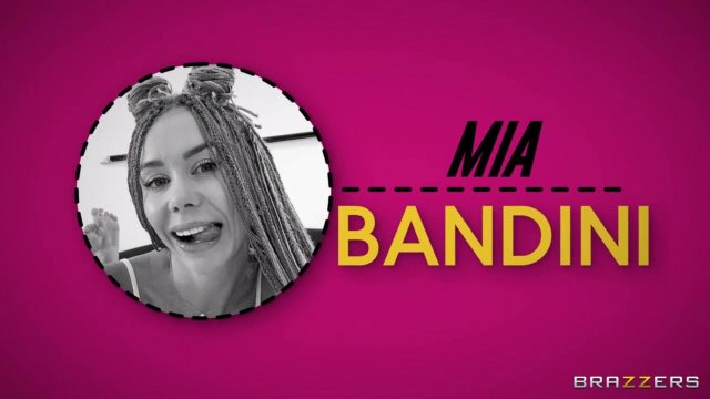 Превью Красотка с дредами присаживается на член парня и долбится с ним перед камерой № 38948