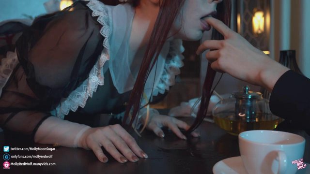 Косплейщица соблазнила паренька и шпилилась с ним в розовую киску