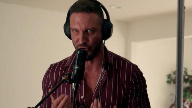 Блондинка на члене коллеги испытала яркое удовольствие