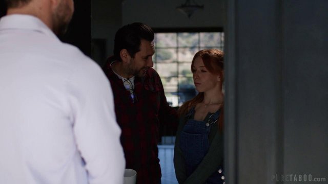 Молодая рыжая девица впервые попробовала МЖМ секс