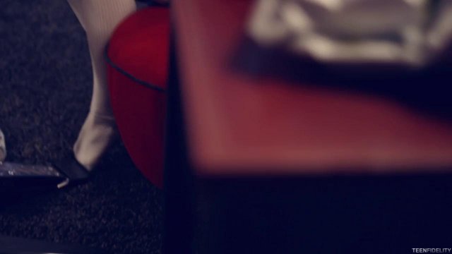 Геймерша не против сделать перерыв ради яркого секса