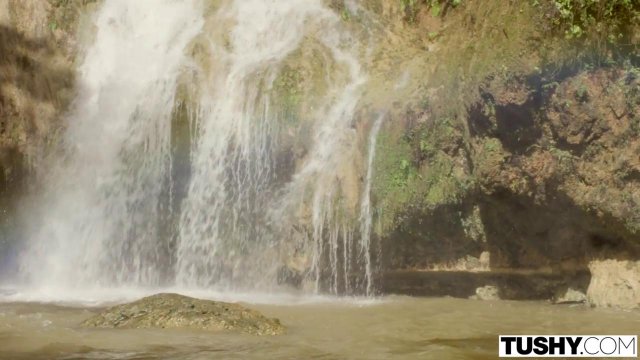 Превью Двойное проникновение приводит в восторг рыженькую девушку № 41497