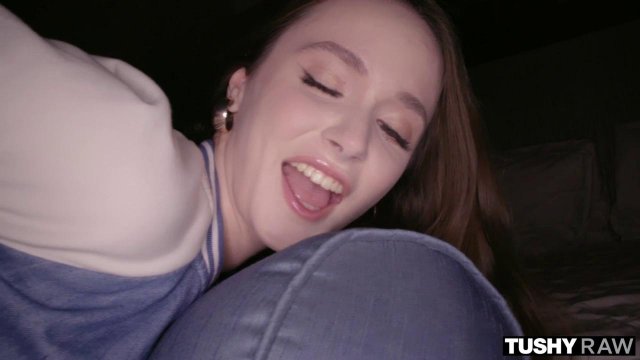 Превью Девка с волосатой киской решила в попку потрахаться № 41498