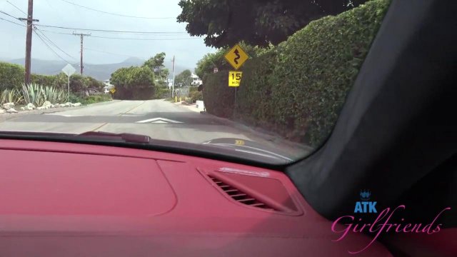 Превью Волосатой киской девушка привлекла внимание парня № 41519