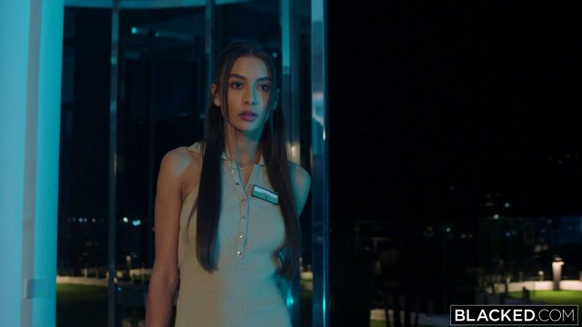 Красотка отлично провела выходные с негром в постели