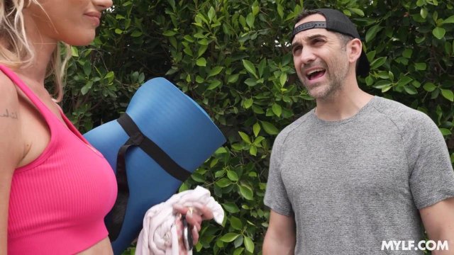 Страстная милфа оказалась верхом на члене тренера