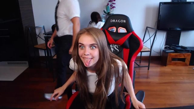 Превью В этом вебкам-офисе творятся интересные вещи № 46846