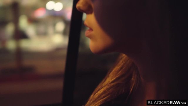 Превью Хуй в киске: она не отпустит № 46897