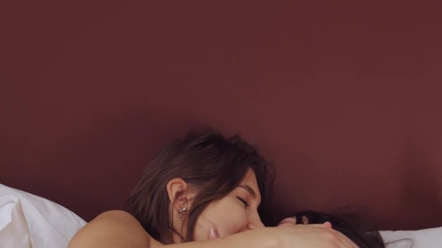 Превью Нежные ласки вагины: её дрожь в унисон № 46908